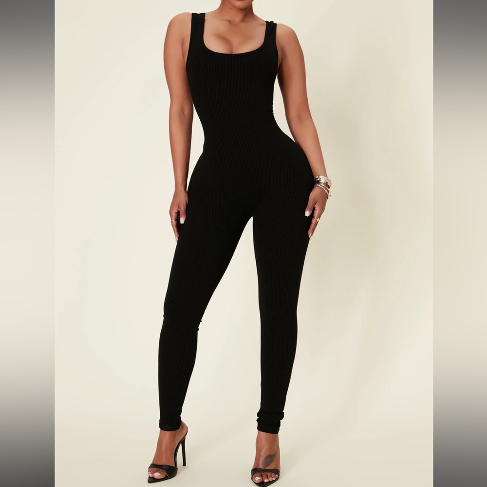 Fashion Nova Light Gray Ribbed Scoop Neck Jumpsuit - Picture 2 of 2